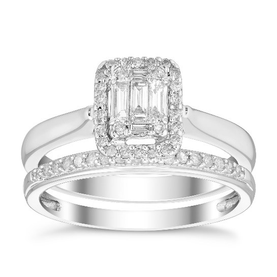 Diamond engagement ring